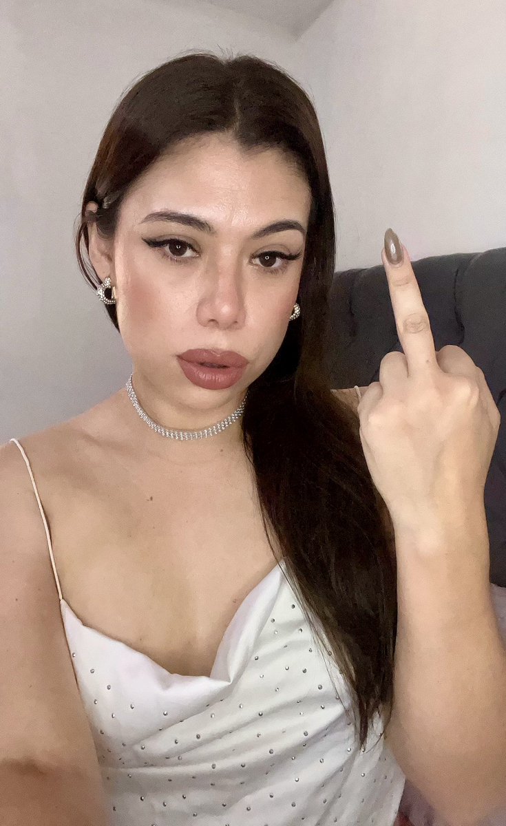 goddesscindii's tweet photo. Here I am to ruin you losers 💅🏻 https://t.co/X7Nh6NR9AN