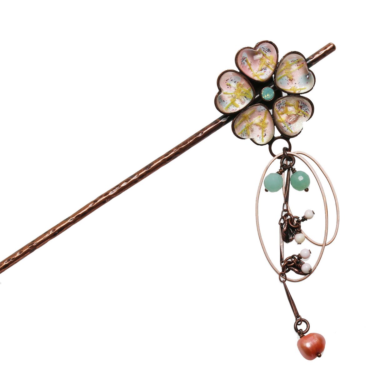 TAMARUSAN_en's tweet image. Restocked! Our elegant single-prong kanzashi featuring a flower-shaped design of pink heart-shaped resin parts with dangling Amazonite and freshwater pearls is back! 🌸💕  #Kanzashi #Restocked #HeartShape #FlowerMotif #Amazonite #FreshwaterPearl #Handmade #TraditionalStyle