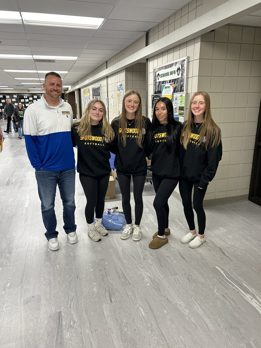 Thank you <a href="/teamworkunlimit/">Teamwork Unlimited</a> for having us tonight at the annual kickoff dinner! It was a great night and we had fun! #WeAreChargers #MoreThanAGame