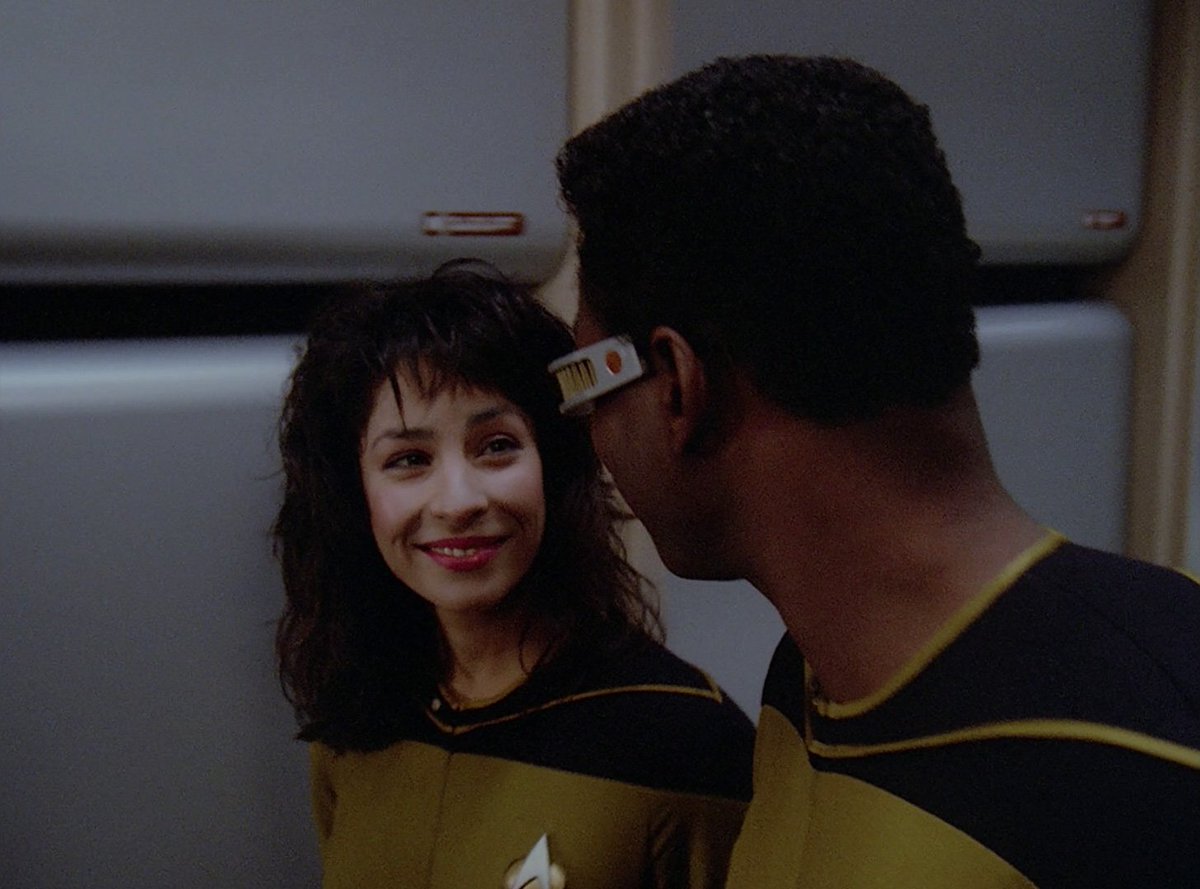 JanelleWaz's tweet photo. See? Geordi has no problem talking to women. So why can't he get a date Season 3 onward? #TNG #QWho #allstartrek https://t.co/BjMLFFafb6