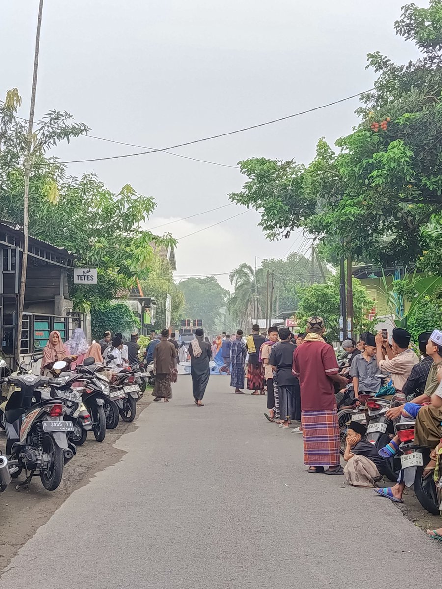 dimswl's tweet photo. Mohon maaf lahir dan batin ya teman https://t.co/hGhYhbAfks