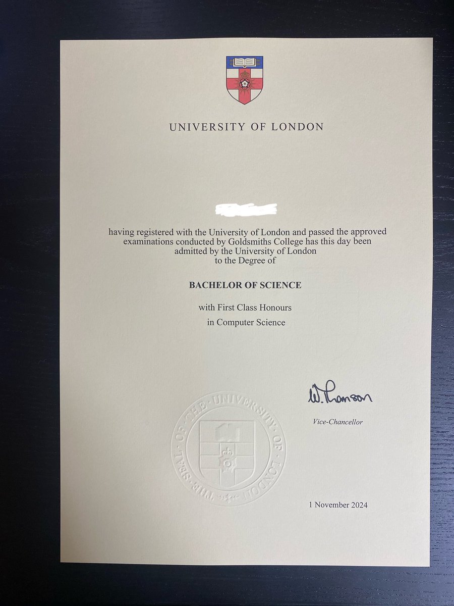 melo2melonpan's tweet photo. ロンドン大学、無事卒業できました🎓🌸

4月末に現地の卒業式に参加してきます✈️ https://t.co/pXLVWZ54Kw