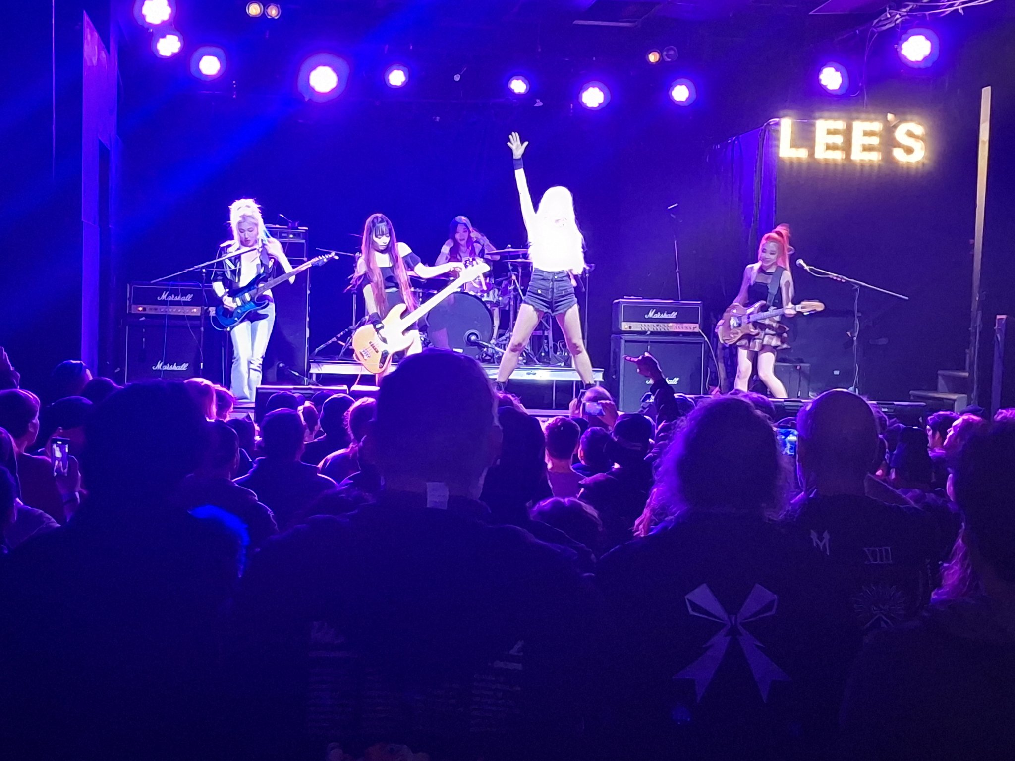 GnVUiaTWoAAZFYz?format=jpg&name=large