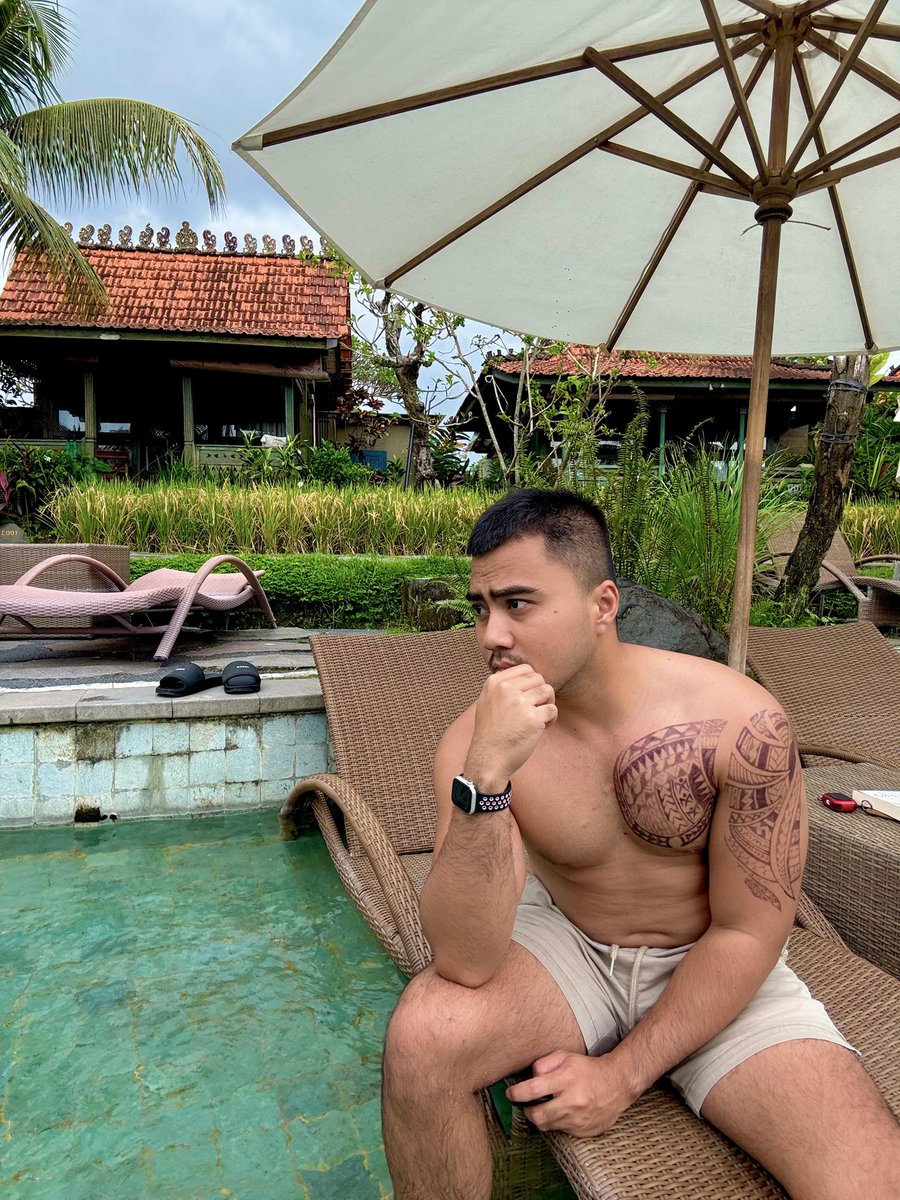 ʇᴉƃᴉs tweet media