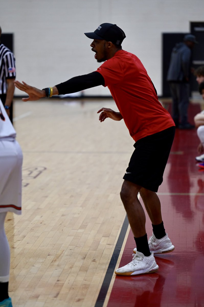 reviberay's tweet photo. Our 16U @VaPlaymakers Select had an outstanding outing this weekend. 

For a group that has never played with each other, had no set offenses or defensive schemes, and just went in with IQ and Work Ethic, the boys made it to the Championship Game finishing 3-1 on the weekend. All though we fell short in the big game, there were major victories across the board and we now have a great idea on what this group can do. 

We’re back in the lab on Tuesday! Local 16U AAU Programs, we’ll be looking for a scrimmage here soon. DM is open.