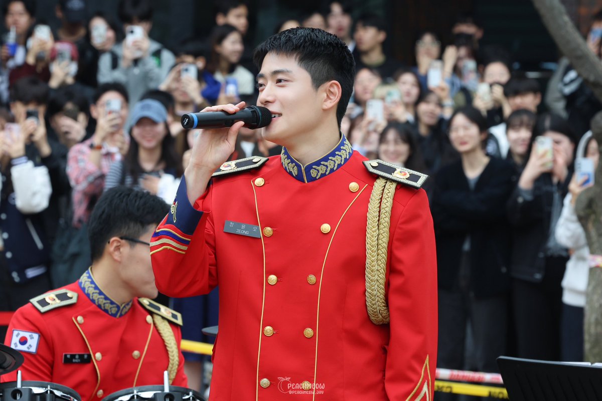 250325 서울시립대 버스킹

#NCT127 #재현 #윤오
#JAEHYUN #ジェヒョン