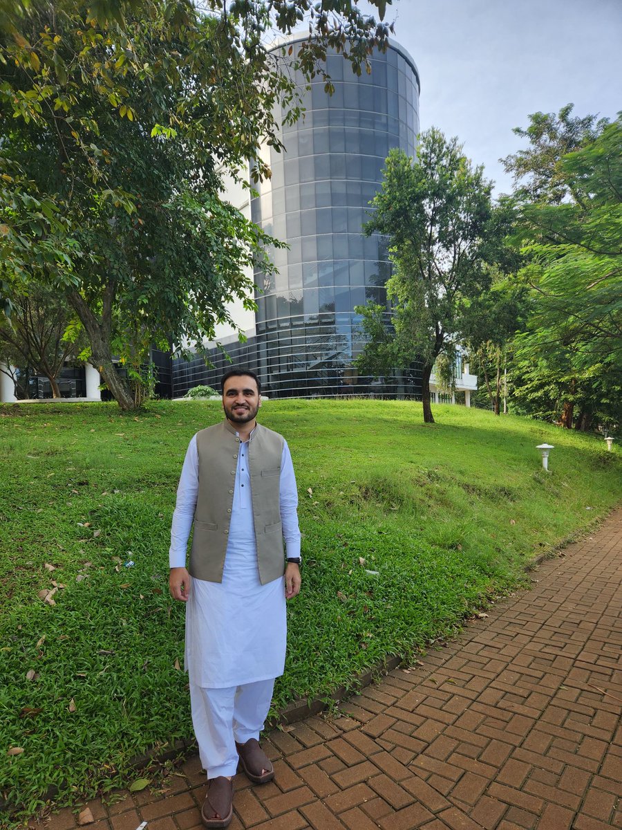 The Prophet (ﷺ) said: ‘When the day of Eid comes, it is a day of reward and joy for those who fasted.’" (Tabarani)

✨ Eid Mubarak! May Allah accept our worship and bless us with happiness. ✨