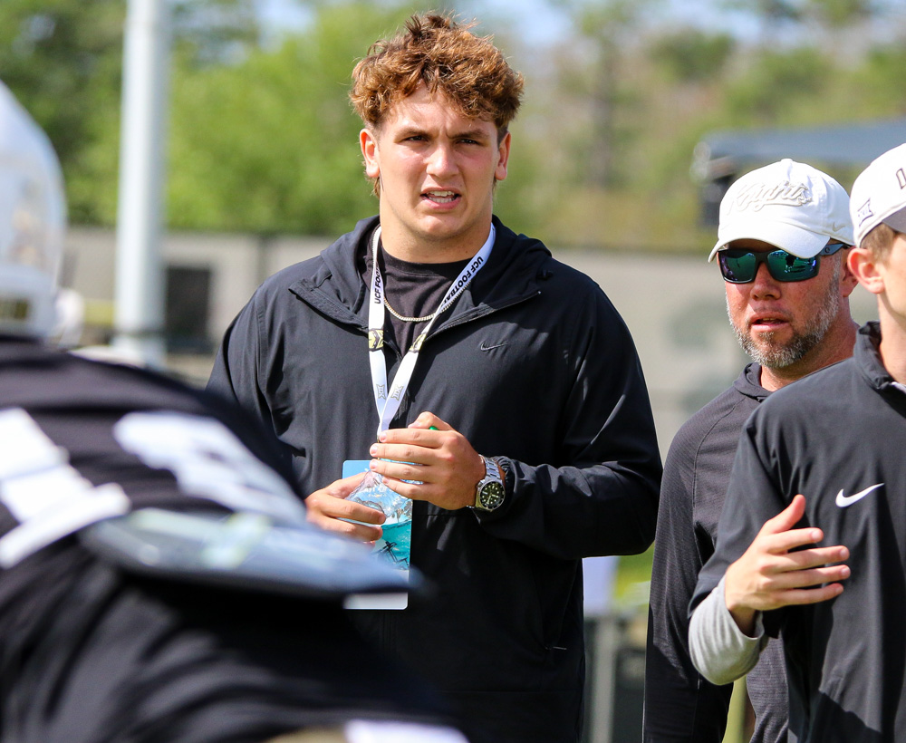 Weston-Cypress Bay OL Ben Gula returned to UCF on Saturday. 

He was offered by the Knights during a January visit. Here's the interview after I caught up with him then: ucf.rivals.com/news/ol-ben-gu…