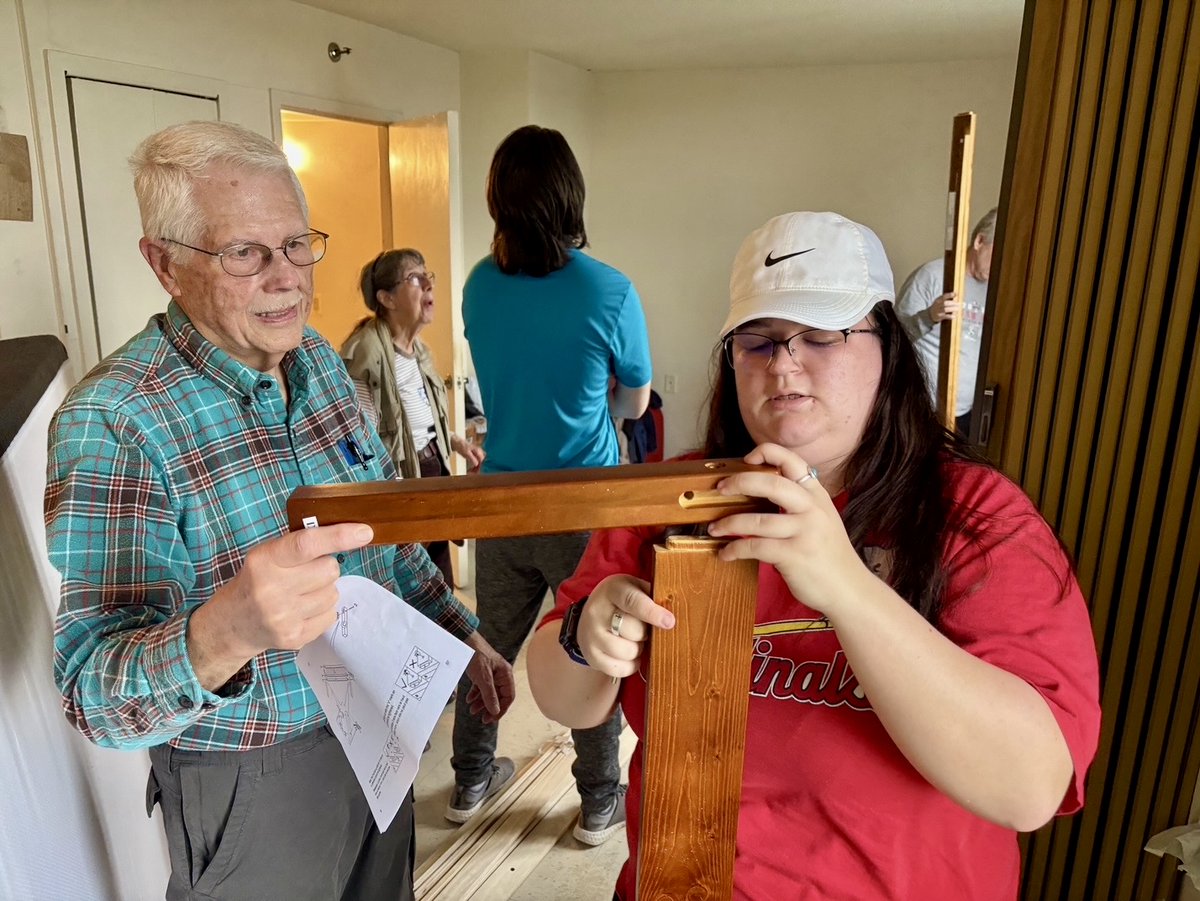 This weekend, volunteers with ALIVE!'s Furniture Program from First Christian Church, Agudas Achim Congregation, Alexandria Baha'i Center, and our community brought donated furniture to nine families! Sign up to volunteer and join us next time at: alive-inc.org/we-need-volunt…