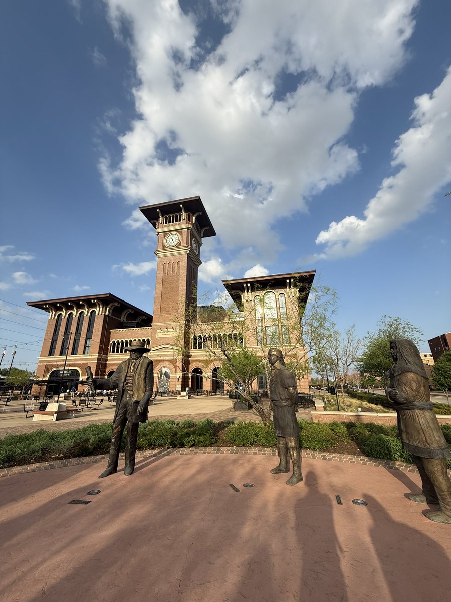 HideGraphy's tweet image. Grapevine Texas初めてよったけど、こんないい街があったんだね。