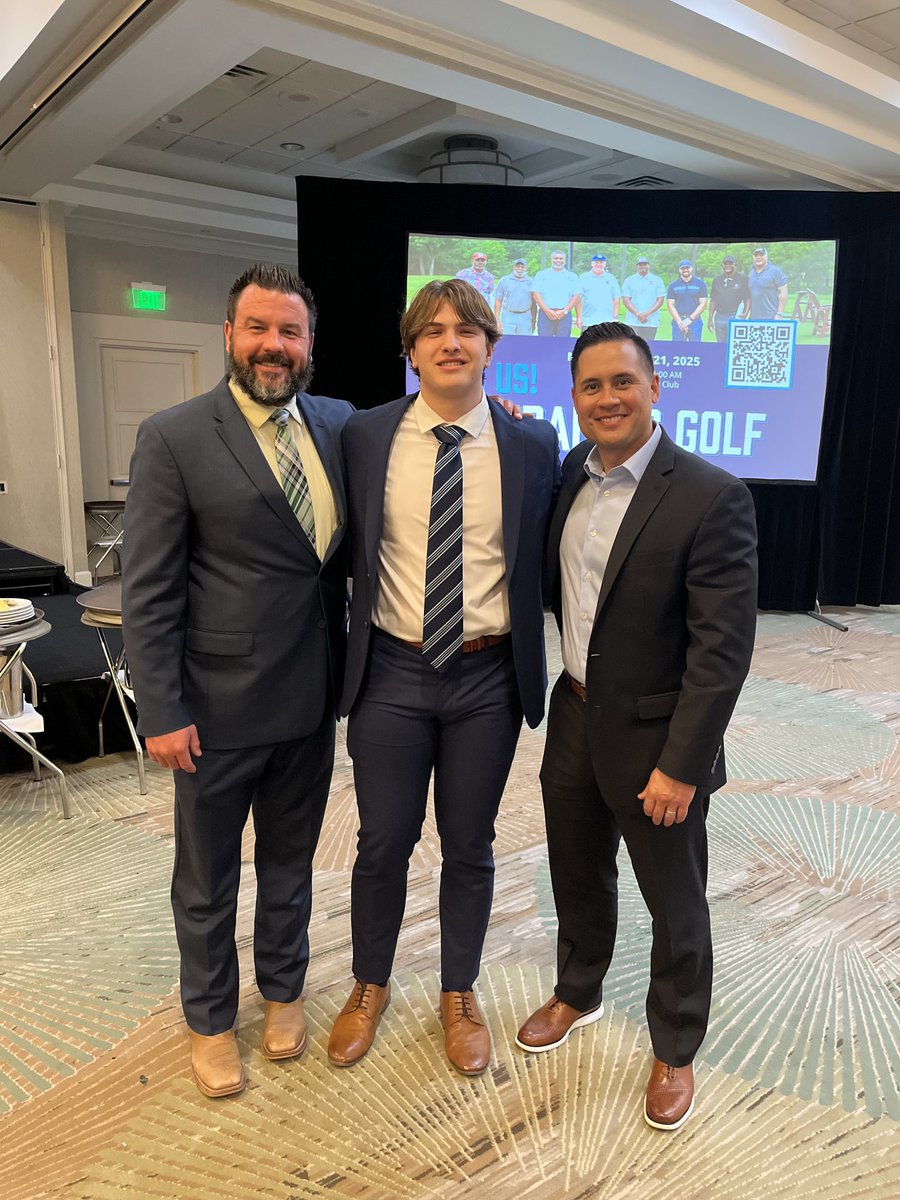 Great night honoring all the Elite ⁦<a href="/NFFNetwork/">National Football Foundation</a>⁩ STUDENT-athletes. 

So proud of ⁦<a href="/EastonPulliam/">Easton Pulliam</a>⁩ for receiving the Army black knight scholarship. ⁦<a href="/KyleMossakowski/">CoachMoss</a>⁩ ⁦<a href="/LSHS_FBRecruits/">Lone Star HS Football Recruiting</a>⁩