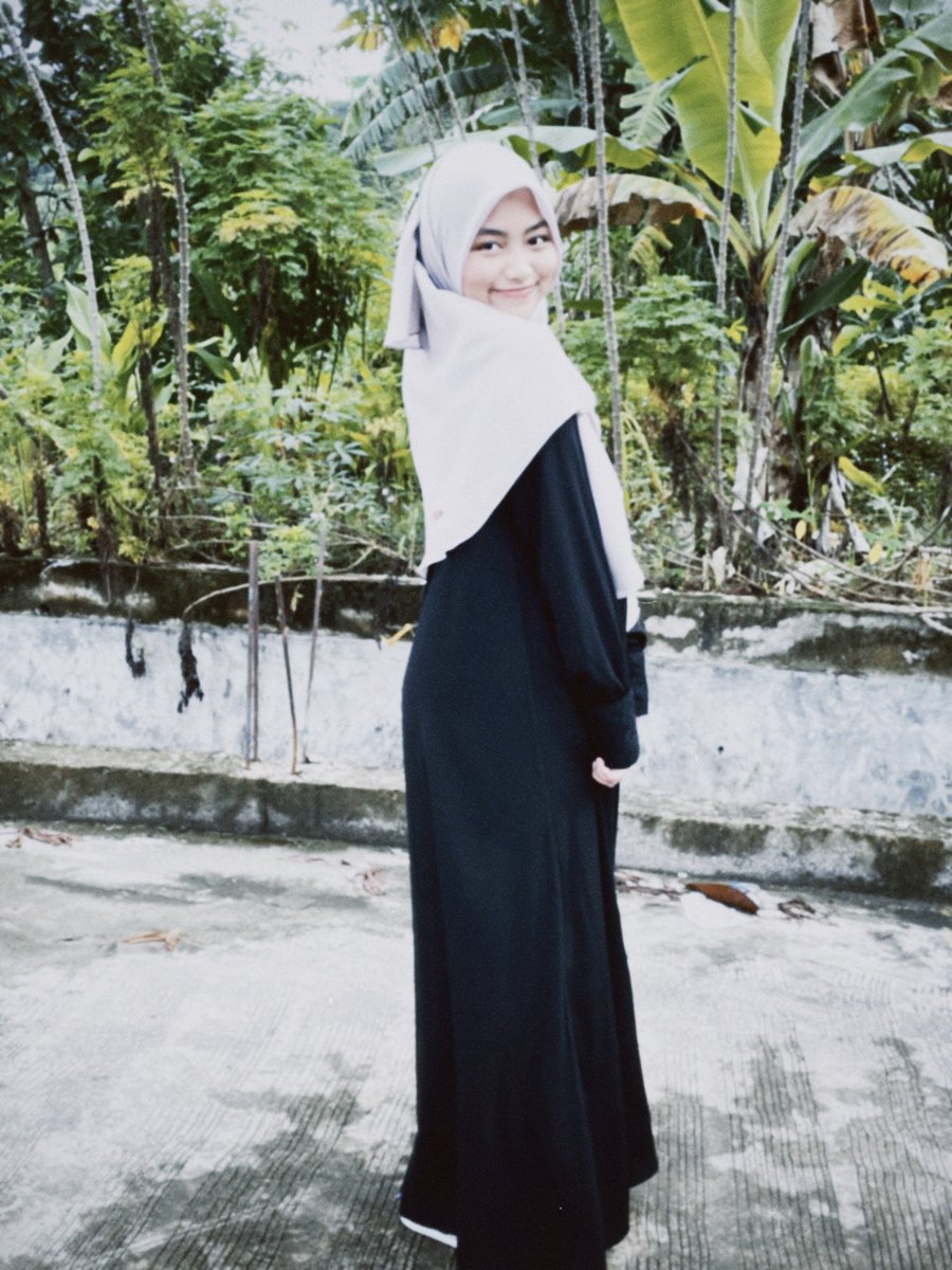 croziebi's tweet photo. Happy Eid-Mubarak 🤍 https://t.co/3xNY4u9ZsI