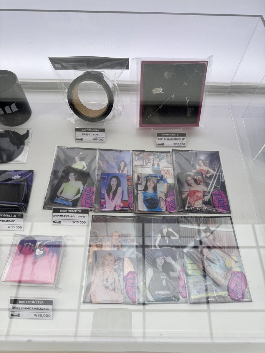 suzzyvip's tweet photo. Accepting pasabuy for YG artists merch, subject to availability~

DM or reply to order
ETA in Manila - April 9

#2NE #BLACKPINK #TREASURE #BABYMONSTER https://t.co/i1q2wlsMAN