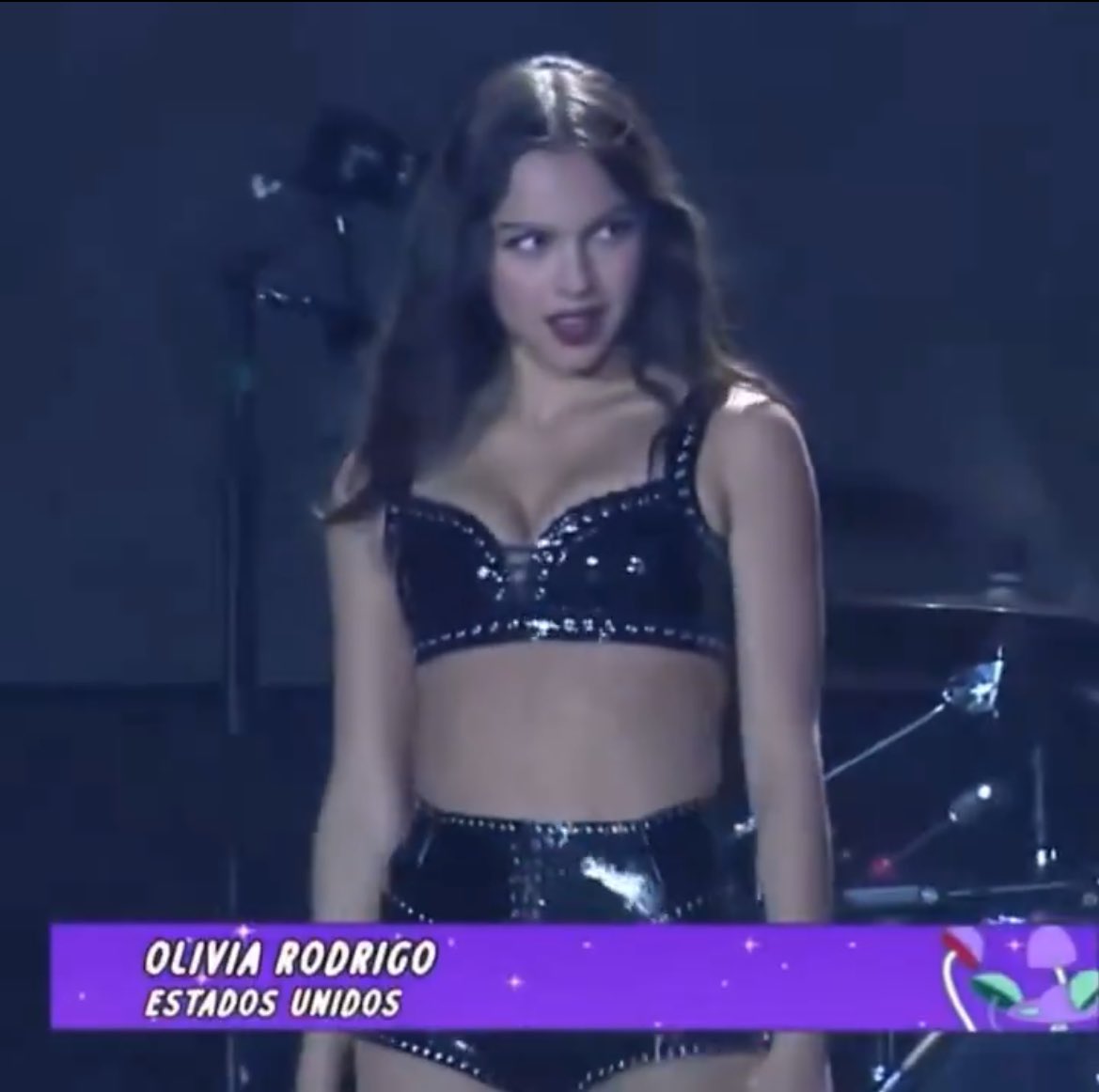 DailyRodrigo's tweet image. Olivia Rodrigo is already on stage for Estereo Picnic in Colombia #FEP!