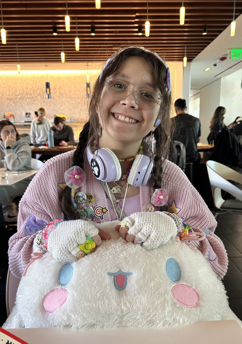 Mamber_22's tweet photo. @_AlexHirsch @_AlexHirsch and everyone else, my sweet Lauren #TheRealMabel could really use you well wishes right now. Bullies suck and have her spirits down and her out of school for a bit healing her mind and spirit #TheBookofBill &amp; #GravityFalls the best medicine 💔 https://t.co/rPJDfScFVO