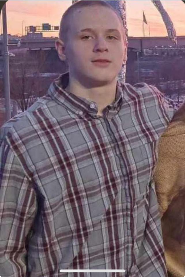 OmahaPolice's tweet image. STILL MISSING - Help us find Zachary Leibert, 15. Zachary is 5’7”, 135 lbs, blond hair. Last seen wearing blk/whi hoodie and grn/tan pants. Last seen on 3/25 near 204 &amp;amp; West Maple. Zachary has high functioning autism. He likes Ta-Ha-Zouka Park and other parks. If seen, call 911!