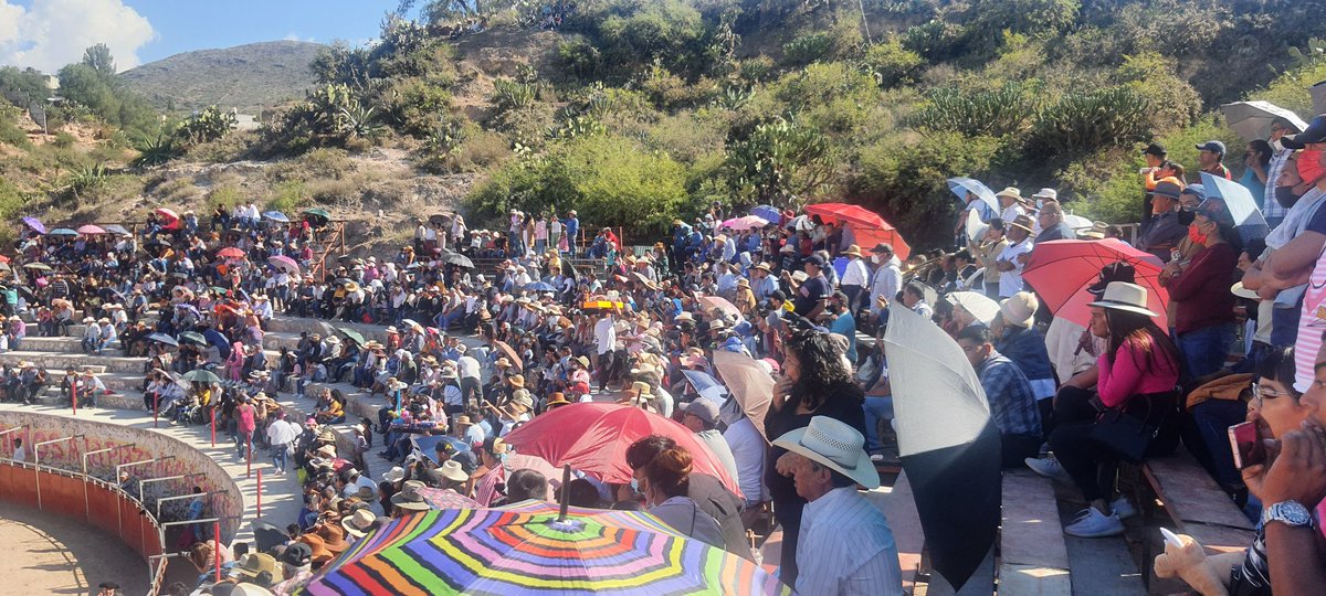 tmxhidalgo's tweet photo. Afición hagamos tendencia #HidalgoTaurino con nuestra mejor foto en alguna plaza hidalguense y mencionando a
@CongresoHidalgo 
@juliomenchaca_ https://t.co/xVKHU3D0Ru