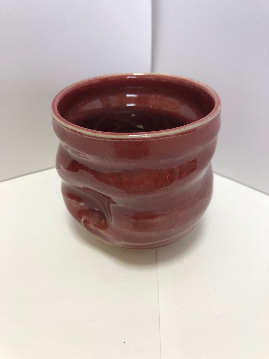 kisuke68's tweet photo. 辰砂の赤が印象的な陶器製湯呑み！
個性を加え、心地よい飲み心地を提供します。
日常使いから特別な贈り物まで大活躍！
詳しくはこちら → https://t.co/idwRmi75Sx
#日本の陶器 #お洒落な湯呑み #辰砂カラー #豊かなひととき https://t.co/22VZegJNdH