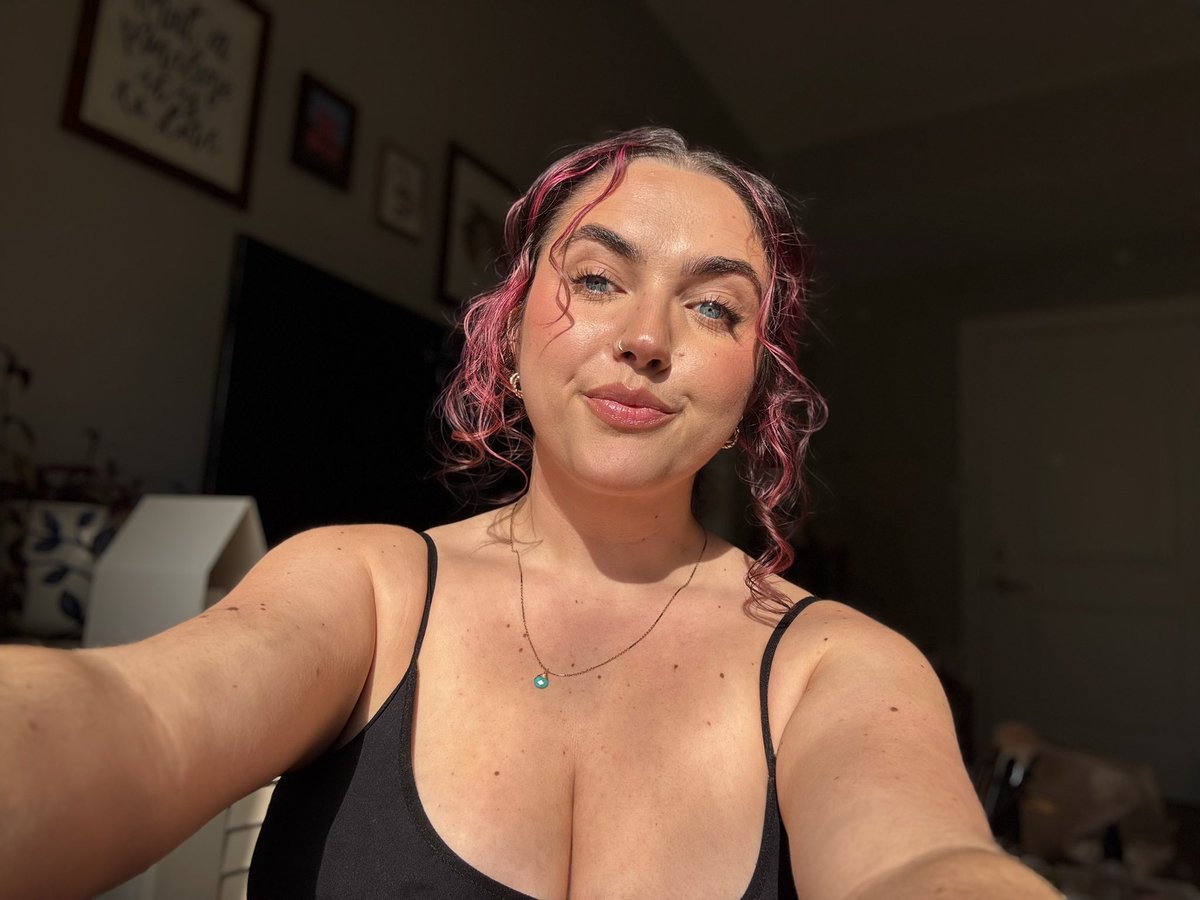 I got into grad school! I’m hot AND smart!!