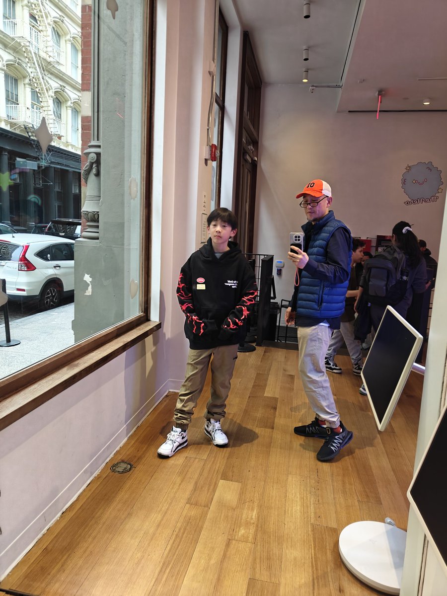 WsKrides's tweet photo. @RyanTrahan My little guy was so pumped to meet you but was disappointed when he heard you were only there Fri/Sat and all the more so cuz he had a piano recital that he didn't want to be at yesterday..not #tigerparents #tigermom #soho #joyride https://t.co/QkqiX9rbCA