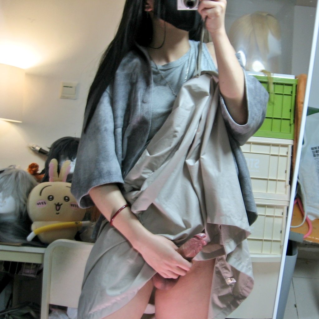 你的泪水和精液混合在一起，我不知道哪个是真正的你