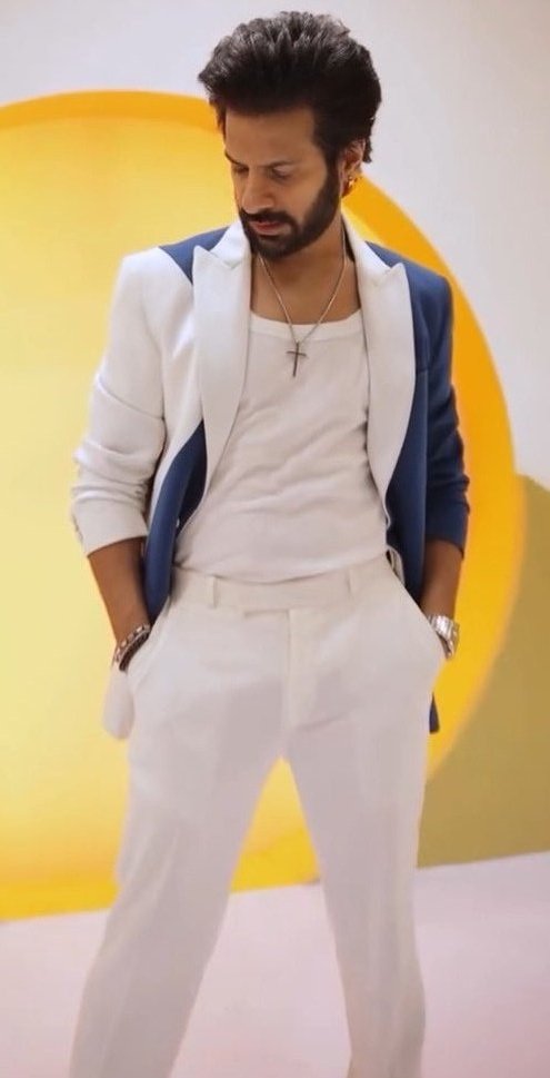 KVMFanmily's tweet photo. Deviyon aur sajjanon... Presenting THE CURIOUS CASE OF KARAN VEER MEHRA 🫠
The man is literally defying the scientific laws of aging 😑
#MorningSimp
@KaranVeerMehra #KaranVeerMehra𓃵 #KaranVeerMehra #KVMNation #KVMFanmily https://t.co/ffpngneHMI