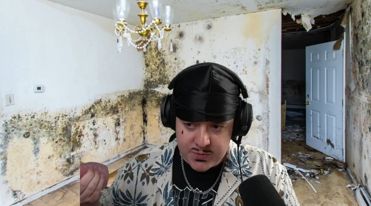 acolyteseason's tweet image. look at my plug bruh my shits gonna be laced 🤦‍♂️