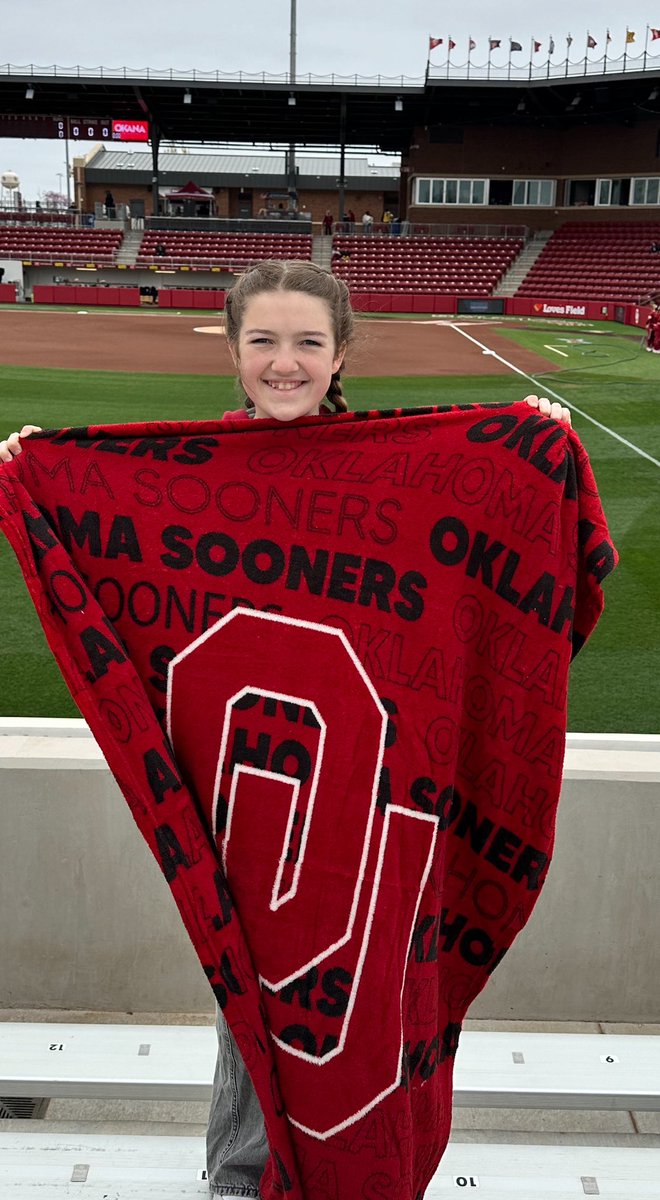 Coach Estes tweet media