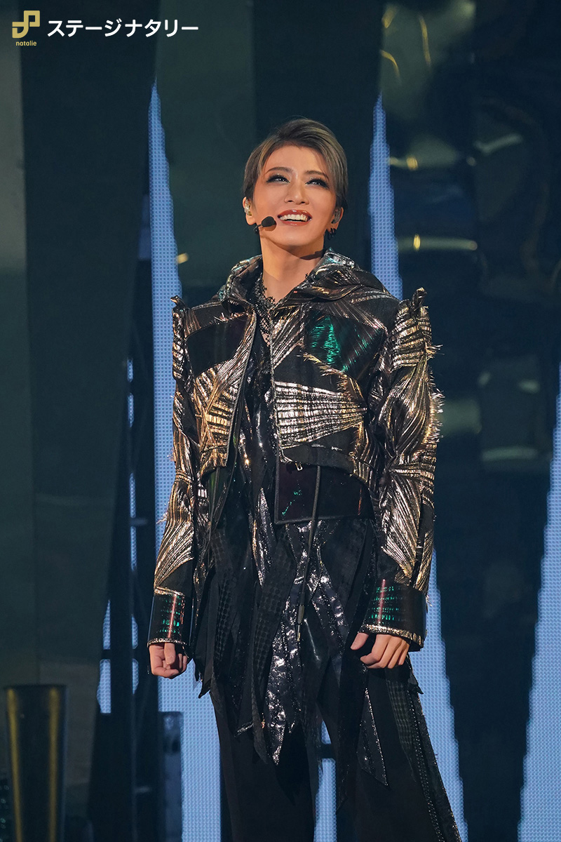 礼真琴 ぐわぁ… ぬおっ… ぱた。 #礼真琴 さま #礼真琴さん #礼さん