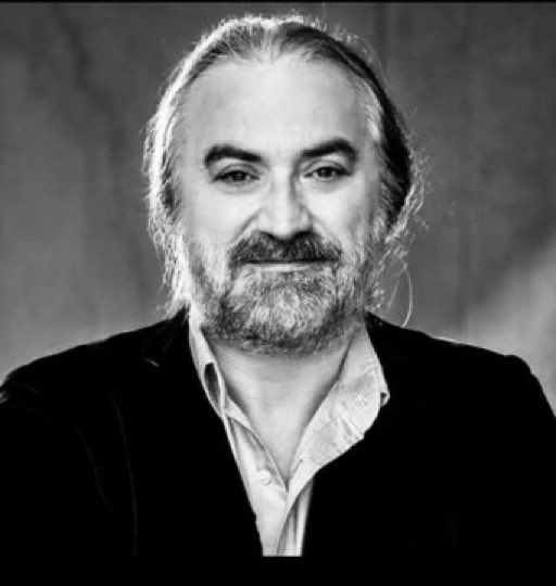 "Hz. Peygamber (s.a.s.), yanından geçen bir cenaze için ayağa kalkmış, orada bulunanların kendisine bunun bir Yahudi cenazesi olduğunu haber vermeleri üzerine, “O da bir insan değil miydi?” (Buhârî, Cenâiz, 49 [1312]; Nesâî, Cenâiz, 46 [1921]) buyurmuştur. 921])" Birine #gebermiş