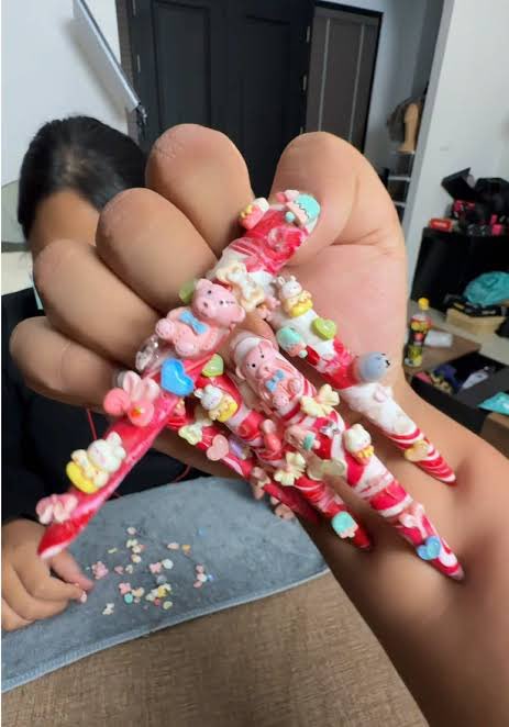 Aui Siyaphat tweet media