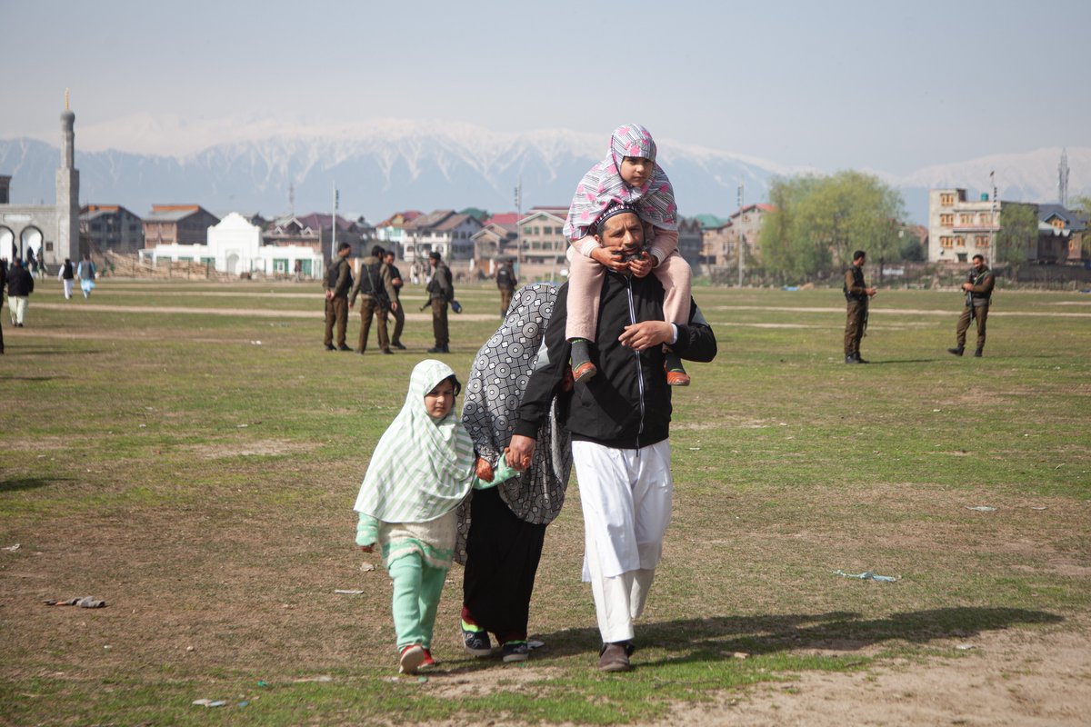 Mohammad Syeed Shawl محمّد سید شال (@mohammad_syeed1) on Twitter photo Kashmiri Muslim devotees, including men, women, and children, offered prayers on the occasion of Eid-al-Fitr at Ali Masjid, in Srinagar, Kashmir, on March 31, 2025.
#EidAlFitr #Kashmir
Photo: <a href="/Mohammad_syeed1/">Mohammad Syeed Shawl محمّد سید شال</a> Kashmiri Muslim devotees, including men, women, and children, offered prayers on the occasion of Eid-al-Fitr at Ali Masjid, in Srinagar, Kashmir, on March 31, 2025.
#EidAlFitr #Kashmir
Photo: <a href="/Mohammad_syeed1/">Mohammad Syeed Shawl محمّد سید شال</a>