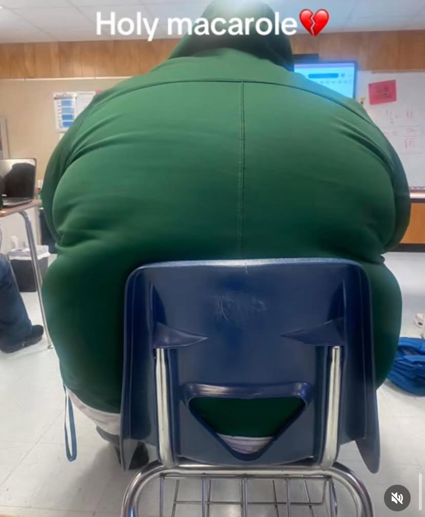 🕐HOURLY🕑 shitpost tweet media