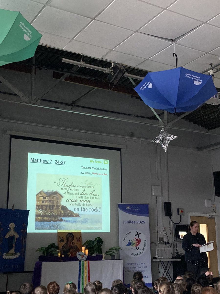 A prayerful assembly this morning, talking about what’s good and what’s bad. 🙏👍👎