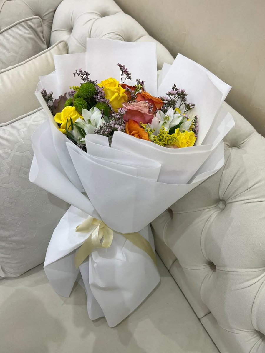 بلغكم الله العيد و أنتم ومن تحبون لا تشكون هماً ولاحزناً وأنتم في اوطانكم آمنين مطمئنين ورفع الله عنا الحرب والبلاء وسائر بلاد المسلمين وبلغكم العيد بلوغاً يغير حالكم لإحسنه و دُمتم في حفظ الله ورعايته

عيدكم سعيد وكل عام وانتم بالف خير