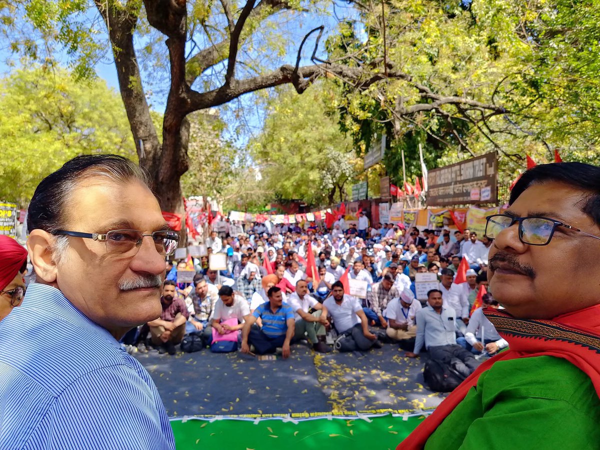 पेंशन की मांग को लेकर INDIAN RAILWAY EMPLOYEES FEDERATIONने सरकार को दिय... youtu.be/TlvDI0quPlE?si… via <a href="/YouTube/">YouTube</a>
<a href="/NmopsInd/">NMOPS - National Movement For Old Pension Scheme</a> #OPS_लागू_करो #OPS <a href="/FrontNps/">FANPSR/IREF</a>