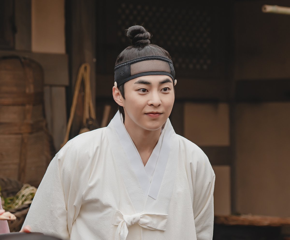 시대를 거슬러도 변치 않는 비주얼
이번주도 슈균이랑 함께 하실 분?!✨

▶️웨이브, 넷플릭스 : 월, 화 오후 5시
▶️티빙, 왓챠 : 월, 화 오후 7시
▶️MBN플러스 : 월, 화 오후 9시
▶️MBN : 토, 일 오전 1시 40분

#허식당 #시우민 #EXO
#HeosDiner #XIUMIN #シウミン