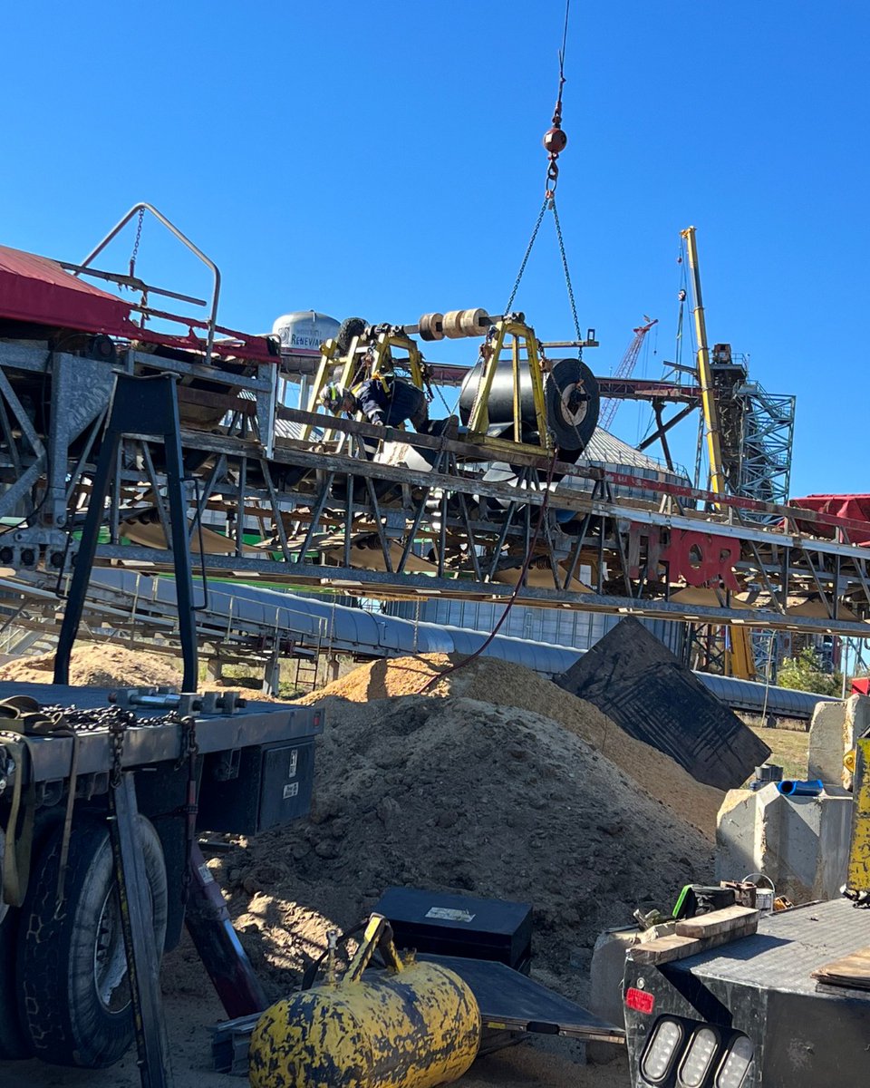 We’re at it again! When a customer calls, our team arrives on-site to troubleshoot issues, find a solution, and fix the problem. Our job is not done until our customers are back up and running.

#conveyor #vulcanizing #birminghamalabama