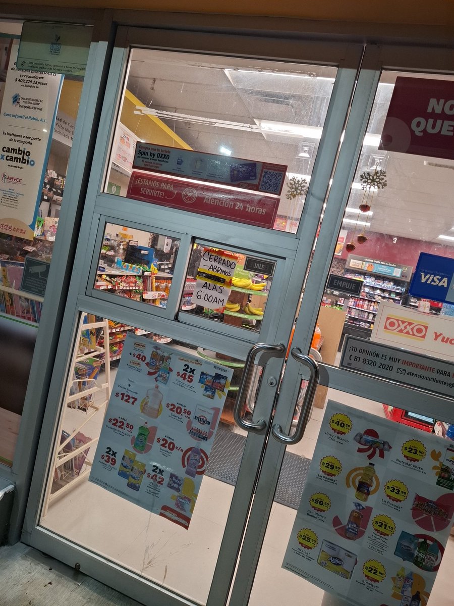 silverwolff95's tweet photo. @Tiendas_OXXO  oxxo en merida yuc sobre la avenida itzaes letrero de cerrado debajo del de "atencion 24 horas" https://t.co/sGs53KLsEf