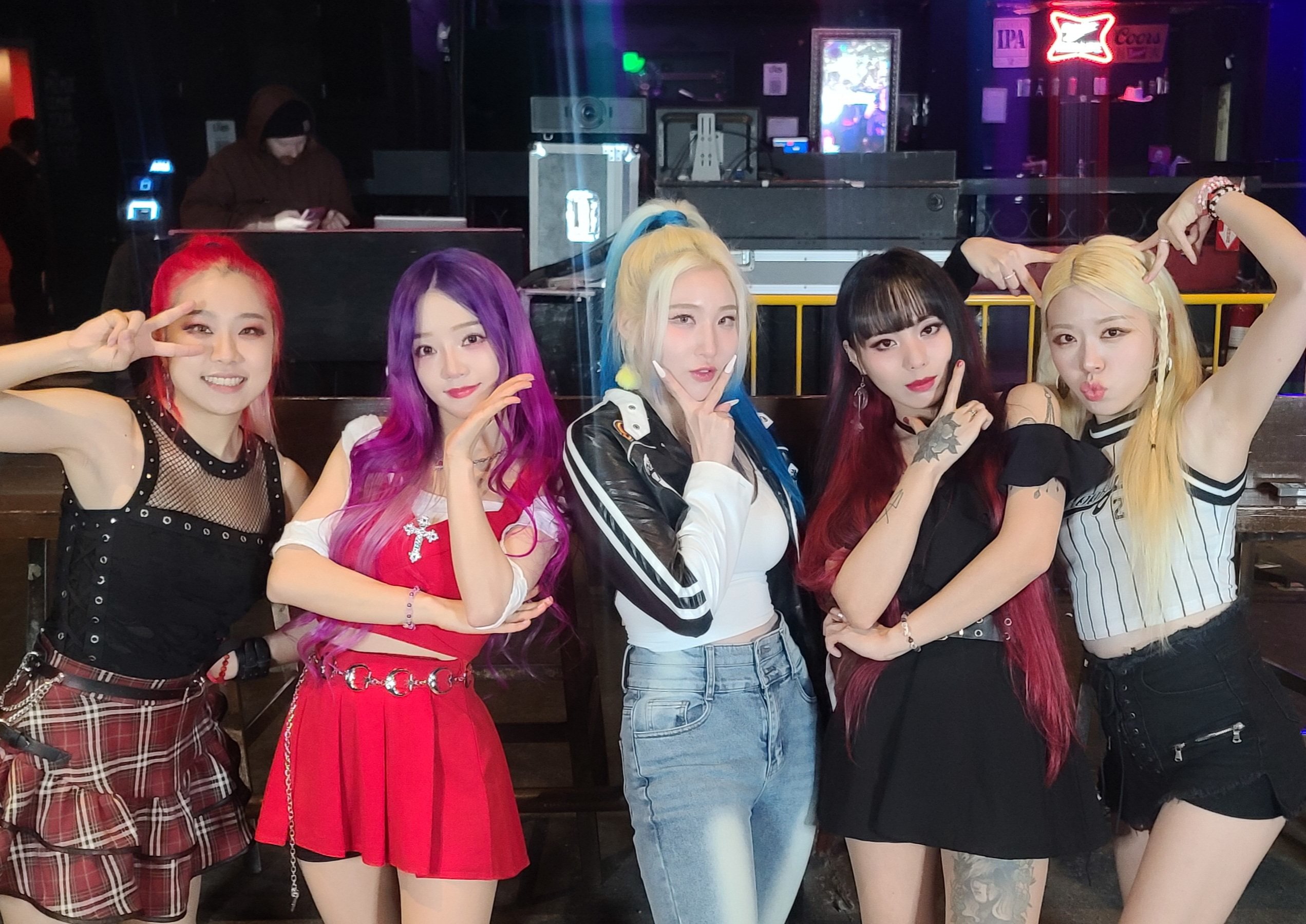 GnWDXp6bkAAtLZP?format=jpg&name=4096x4096