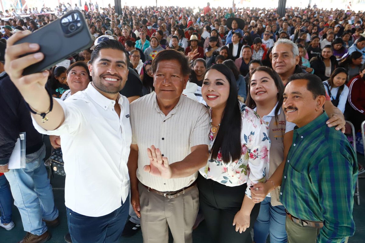 PueblaCentinela's tweet photo. #Puebla #Entérate #CentinelaNoticias

👩🏽❤️Tonantzin Fernández encabeza la #entrega de tarjetas de la Beca Universal Rita Cetina en el #CELMA

✅https://t.co/Dy2IJh7hR8

@TonantzinFdz @GobiernoCholula @le_qcho @Gob_Puebla @armentapuebla_ https://t.co/l3diZi6zGQ