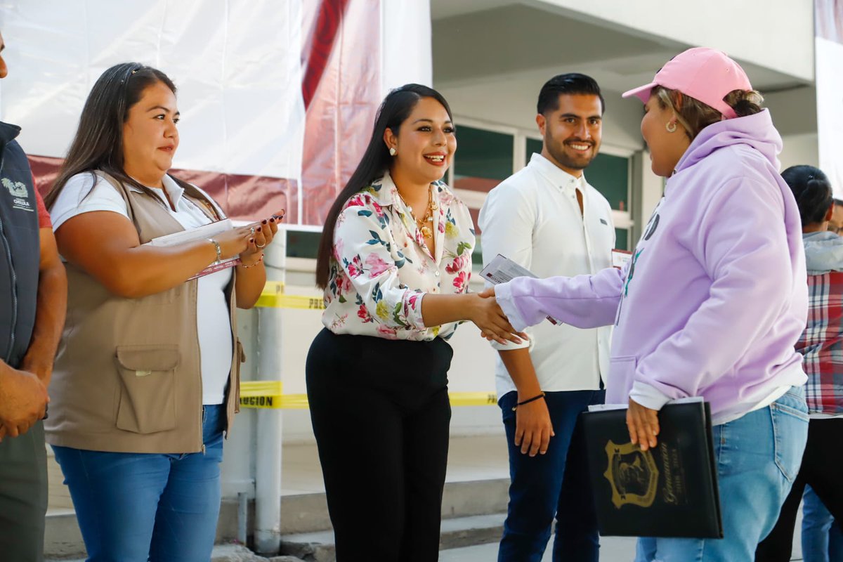 PueblaCentinela's tweet photo. #Puebla #Entérate #CentinelaNoticias

👩🏽❤️Tonantzin Fernández encabeza la #entrega de tarjetas de la Beca Universal Rita Cetina en el #CELMA

✅https://t.co/Dy2IJh7hR8

@TonantzinFdz @GobiernoCholula @le_qcho @Gob_Puebla @armentapuebla_ https://t.co/l3diZi6zGQ