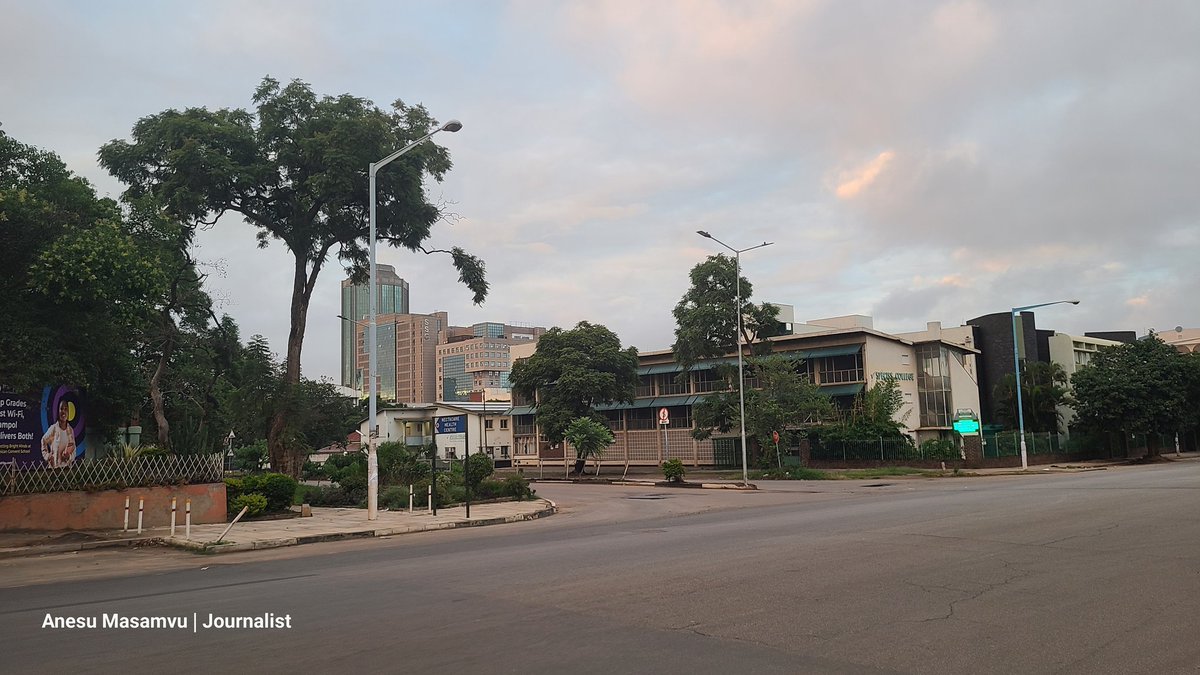 It seems most citizens chose to stay home today despite the government's assurances that March 31 would be business as usual. The Harare CBD remains quiet, with limited activity, as seen in these pictures.

📸Source: @ZiFMNews