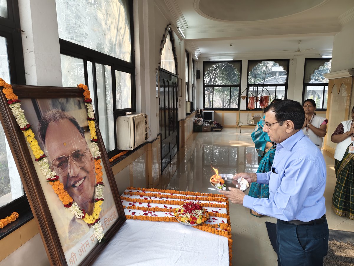 NalwaSteel's tweet photo. Respectful tribute to the great man, a visionary entrepreneur &amp; an institution builder our Beloved Bau Ji on his death anniversary, who revolutionized Indian steel &amp; power sectors &amp; continuously worked for building the nation of dream. @JSPLCorporate https://t.co/zMQ7svKMCp
