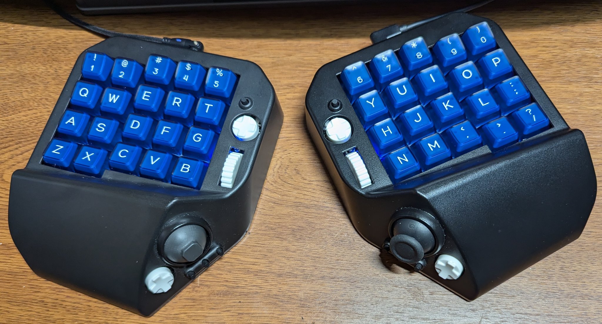 MH-Device MH-Delta ジョイスティック・ホイール付き41キー片手