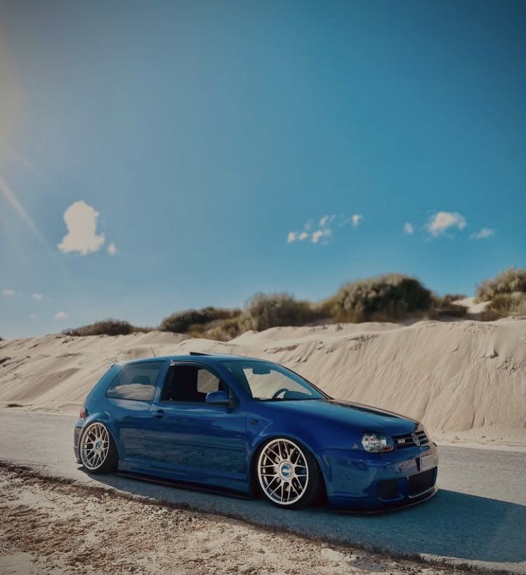 EpicDubs's tweet photo. 🔵 Blue Monday 

#VW #Volkswagen #Mk4R32 #VR6 #VwR32 #Mk4Golf #BBSwheels #Stanced #DubLife https://t.co/hDdWjt1rt8