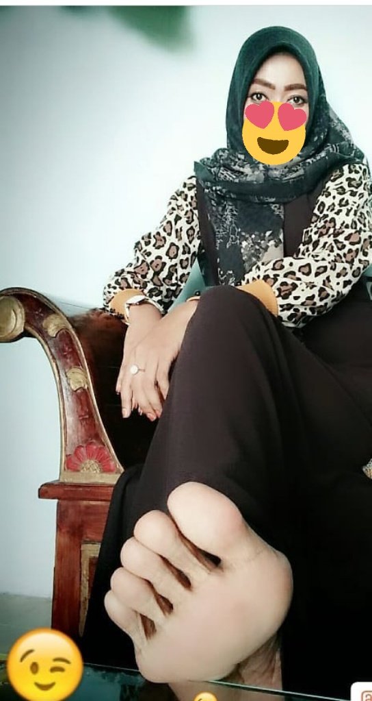 عيدكم احلى تحت رجولى عمات وملكات وسخات