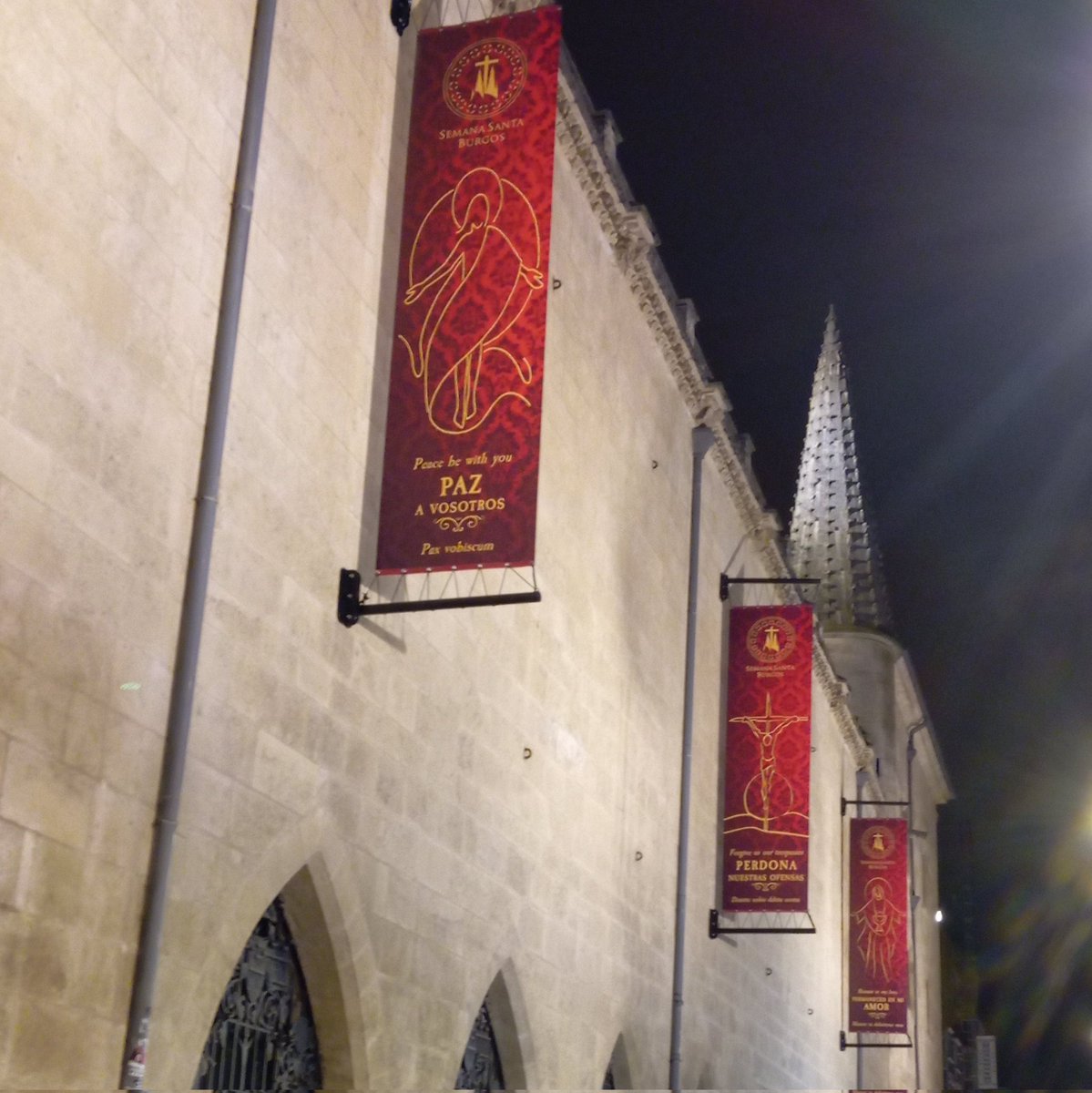 Semana Santa Burgos (@ssantabu) on Twitter photo La Junta de <a href="/SSantaBU/">Semana Santa Burgos</a>, recibe de la <a href="/jcyl/">Junta de Castilla y León</a>-<a href="/CyLEsVida/">Turismo Castilla y León</a> una ayuda de 13.847 €, que se suman a los 50.000 € del <a href="/Aytoburgos/">Ayuntamiento de Burgos</a> (igual que lo recibido en 2024), con el fin de financiar acciones culturales y #actividades de #promoción de la #SemanaSanta2025 de #InterésTurísticoNacional. La Junta de <a href="/SSantaBU/">Semana Santa Burgos</a>, recibe de la <a href="/jcyl/">Junta de Castilla y León</a>-<a href="/CyLEsVida/">Turismo Castilla y León</a> una ayuda de 13.847 €, que se suman a los 50.000 € del <a href="/Aytoburgos/">Ayuntamiento de Burgos</a> (igual que lo recibido en 2024), con el fin de financiar acciones culturales y #actividades de #promoción de la #SemanaSanta2025 de #InterésTurísticoNacional.
