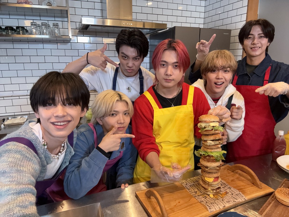 LIL LEAGUE tweet media