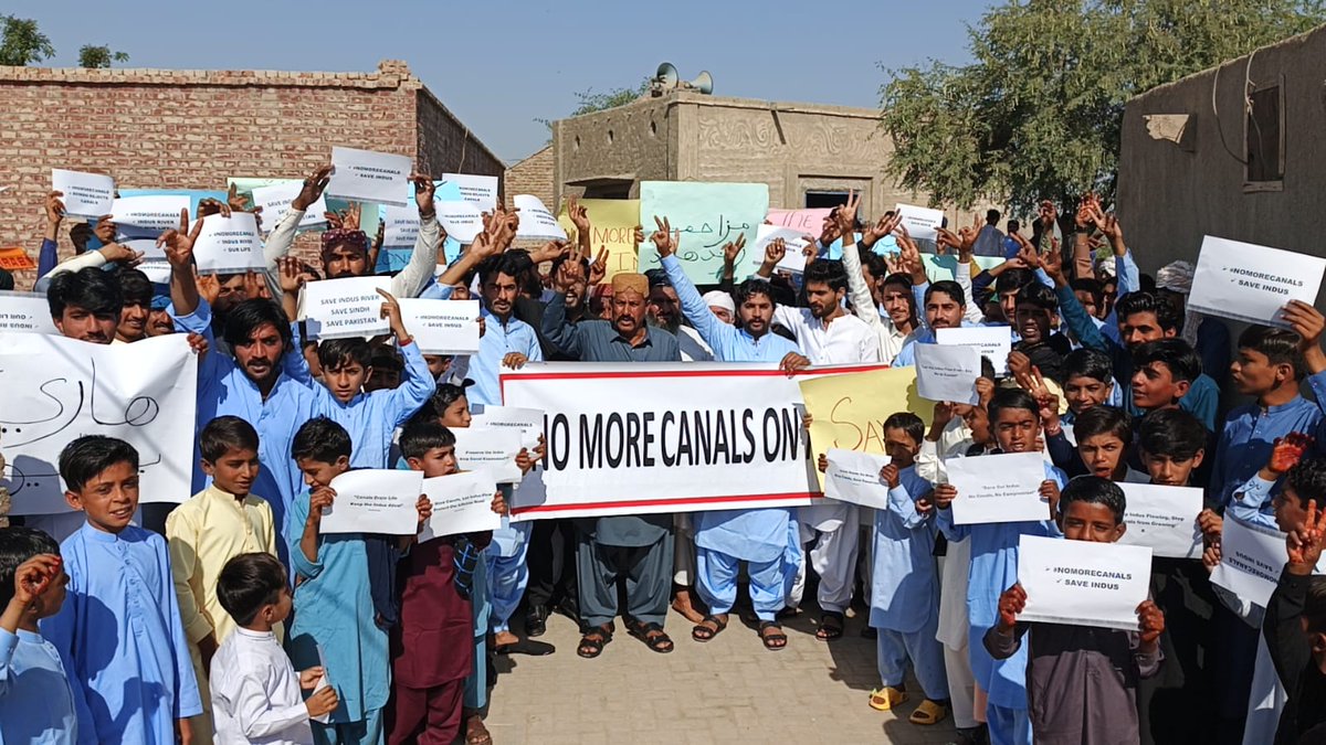 OfficialSachal's tweet photo. Eid Mubarak from Us ✨🙏💐
Village Muhammad Qabil Mangrio Kandiaro Sindh
#NoMoreCanalsOnIndus #officialsachal #nomorecanalsonindusriver #sindhrejectscanals #viralreelsfacebookシ #saveecosystems #IndusRiver https://t.co/WNFYHEOyAg